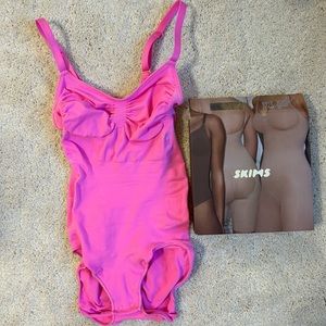 COPY - Skims Seamless Sculpt Thong Bodysuit